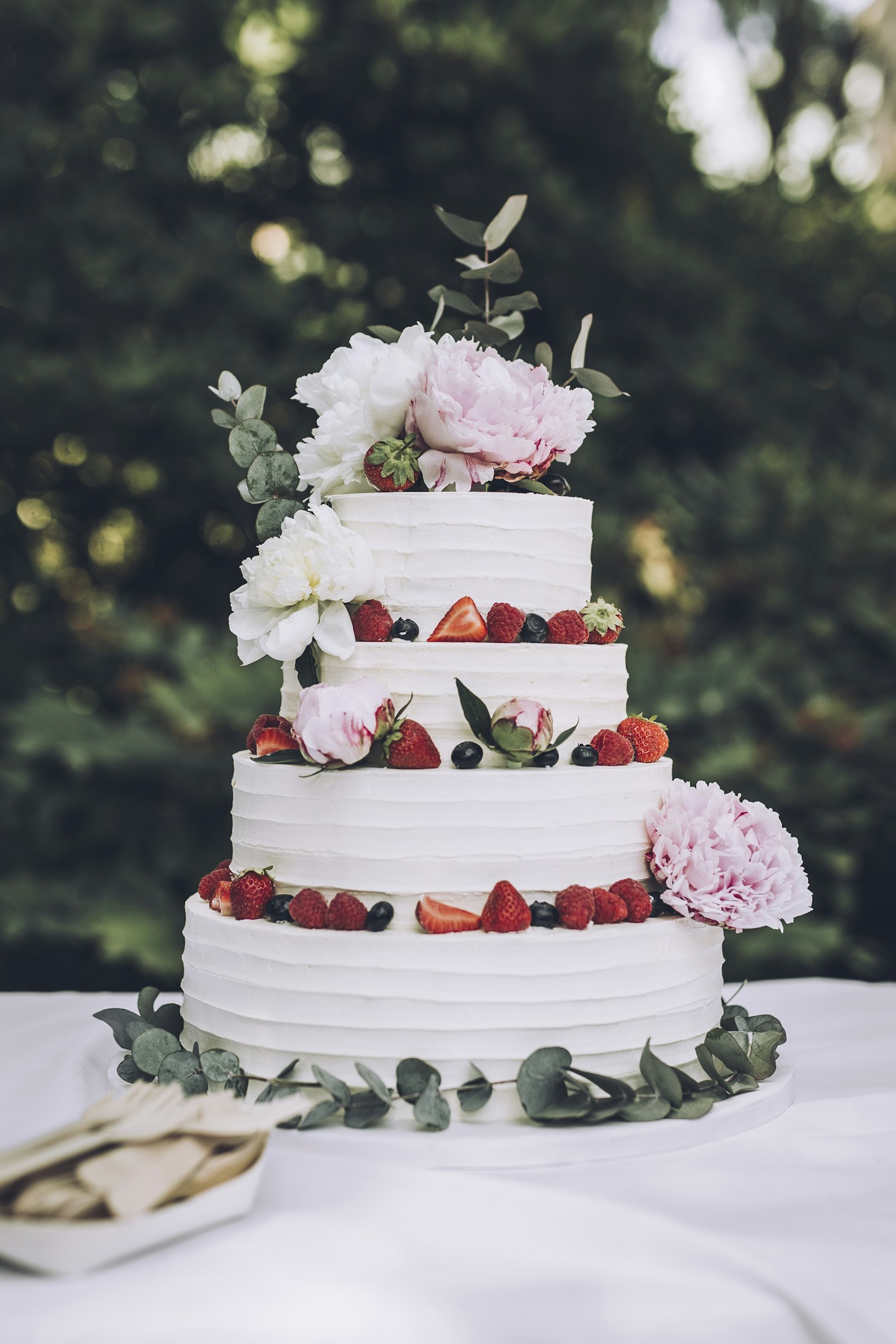 Naked cake with fresh strawberries